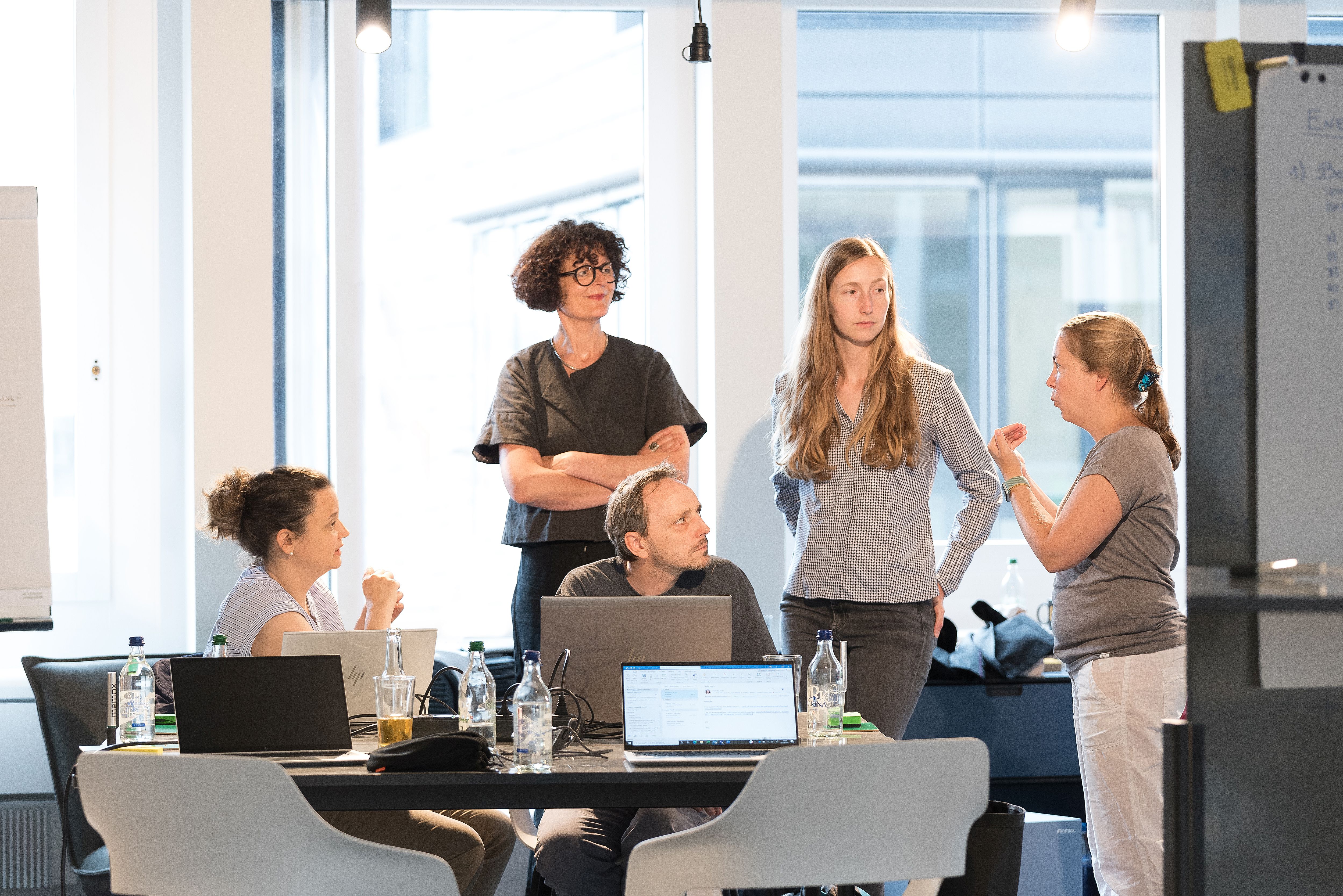 Ein Team aus verschiedenen Expertinnen und Experten engagieren sich für eine nachhaltige Lösung.