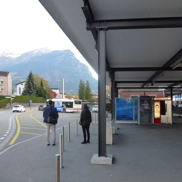 Bahnhof Altdorf Ost und West